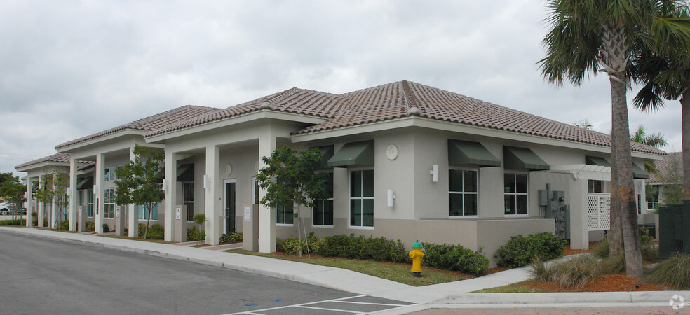 5240 S University Dr, Davie, FL à vendre - Photo du bâtiment - Image 1 de 1