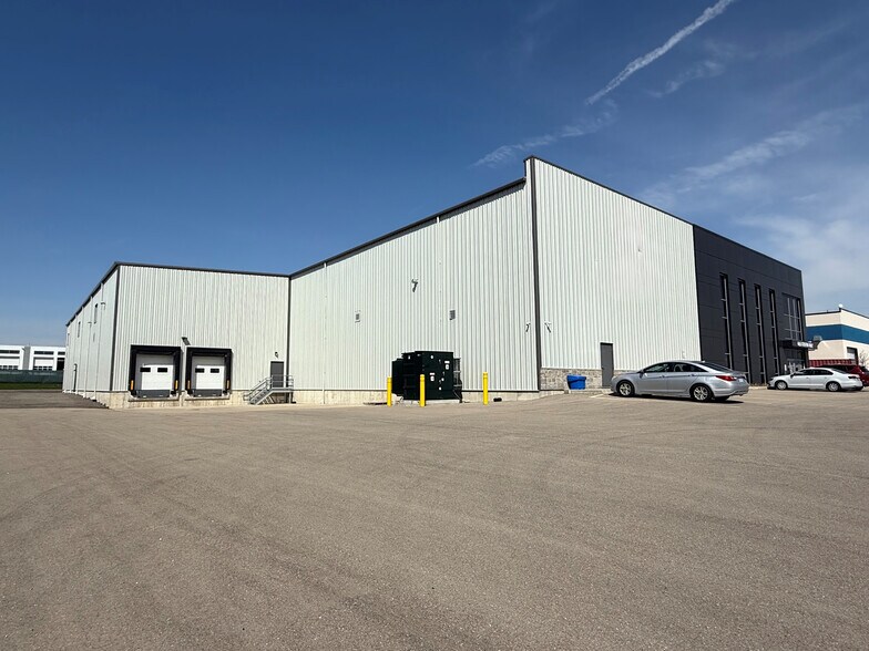 465 Griffin Way, Woodstock, ON à vendre - Photo du bâtiment - Image 2 de 8