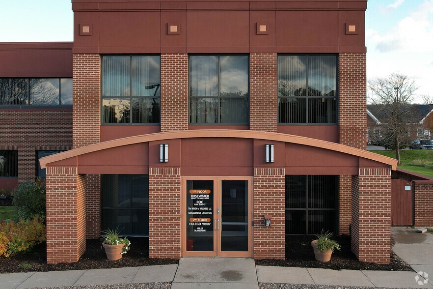 110 Marina Dr, Rochester, NY for sale - Building Photo - Image 3 of 4