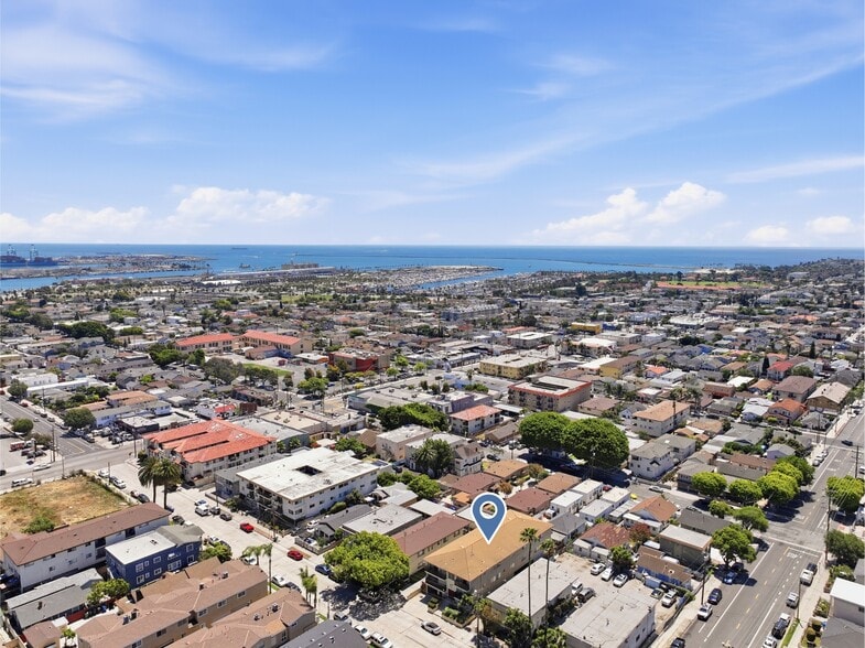 579 W 14th St, San Pedro, CA à vendre - Photo du bâtiment - Image 3 de 11