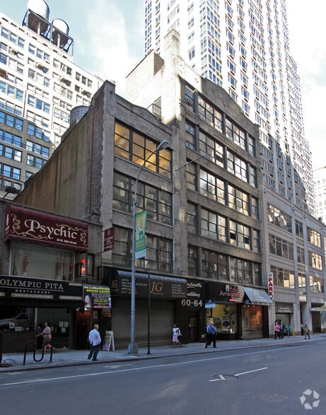 60-64 W 38th St, New York, NY à louer - Photo du bâtiment - Image 3 de 9