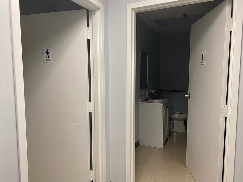 909 N Main St, Providence, RI for lease - Interior Photo - Image 2 of 8