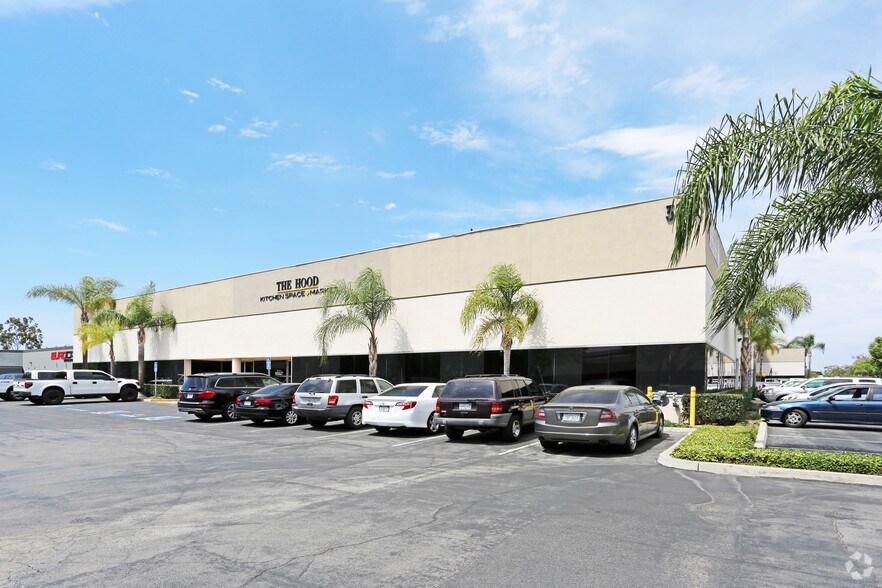 2925 Airway Ave, Costa Mesa, CA à louer - Photo du bâtiment - Image 3 de 22