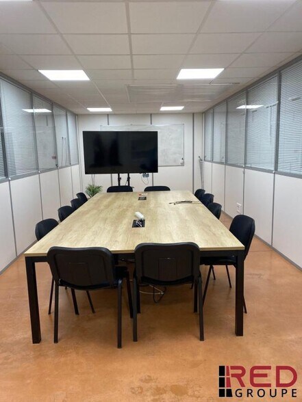 Industrial in Gardanne for sale - Interior Photo - Image 3 of 10