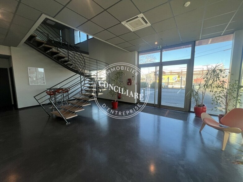 3 Chemin De La Chasse, Colomiers for lease - Lobby - Image 3 of 9