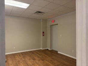 205 S Academy St, Richlands, NC à louer Photo intérieure- Image 2 de 4