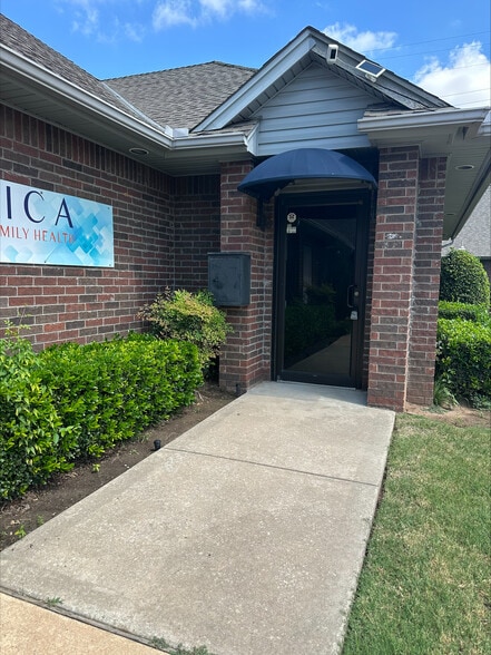 4525 S Klein Ave, Oklahoma City, OK for lease - Building Photo - Image 3 of 30