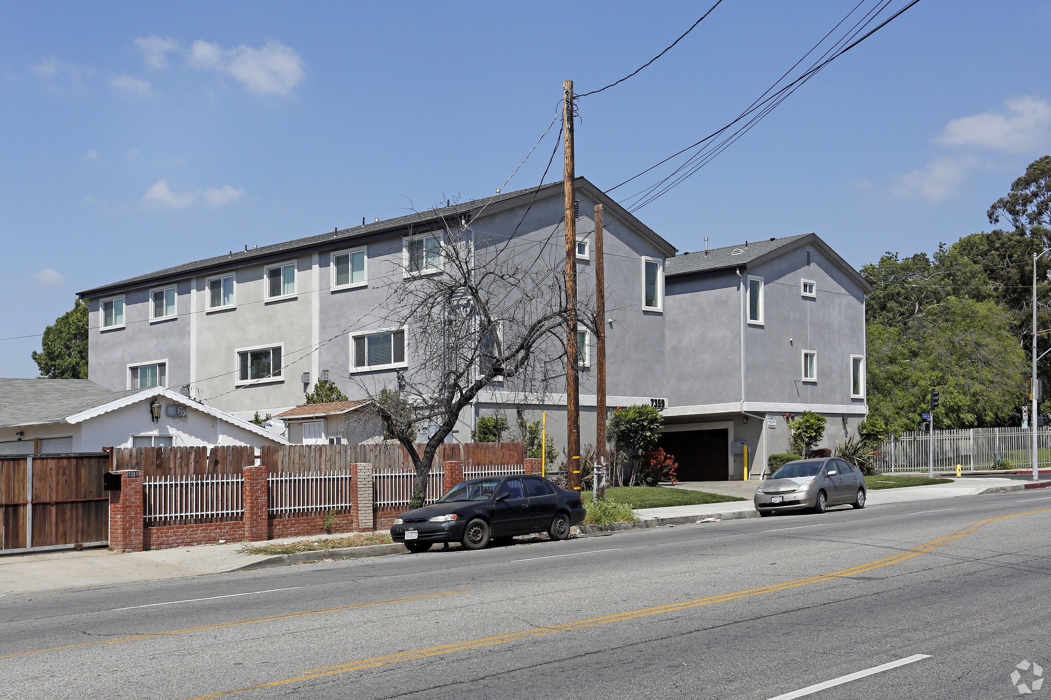 7359 Kester Ave, Van Nuys, CA à vendre Photo du bâtiment- Image 1 de 1