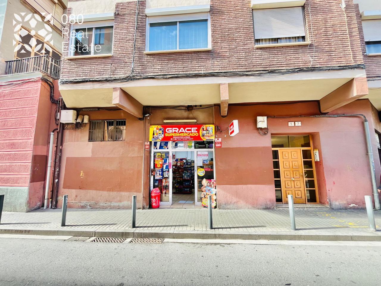 Commerce de détail dans L'Hospitalet de Llobregat, Barcelona à louer Photo principale- Image 1 de 3