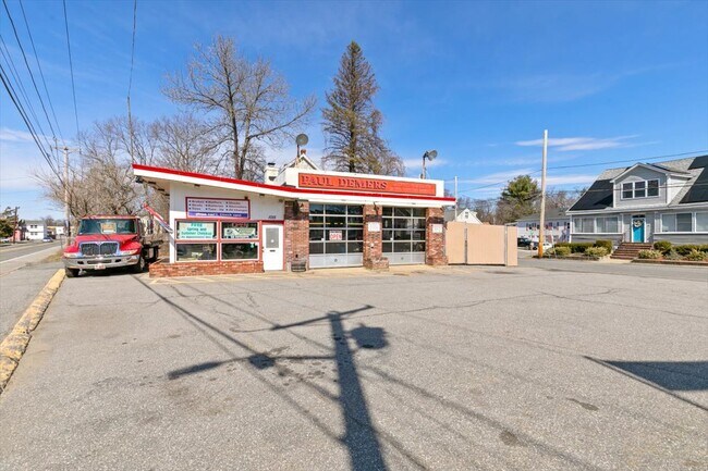 More details for 1015 Lakeview Ave, Dracut, MA - Retail for Sale