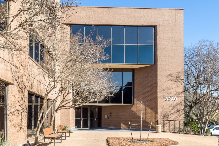 8200 N Mopac Expy, Austin, TX à louer - Photo du bâtiment - Image 2 de 10