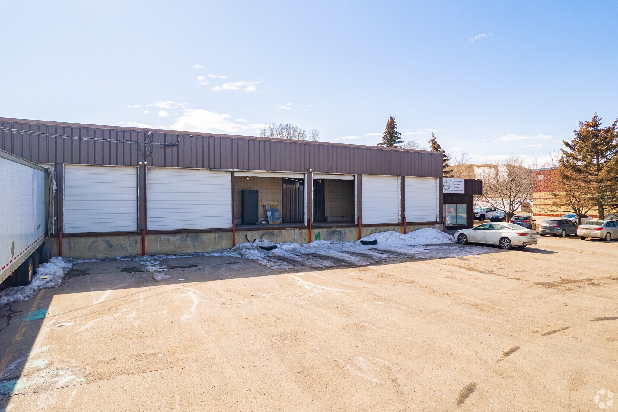 803 48th Ave SE, Calgary, AB for sale Primary Photo- Image 1 of 1