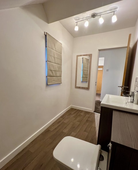 9 Station Road, Wombwell for sale - Interior Photo - Image 3 of 6