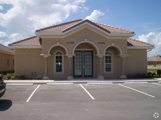 1136-1138 Cypress Glen Cir, Kissimmee, FL à vendre - Photo du bâtiment - Image 2 de 19