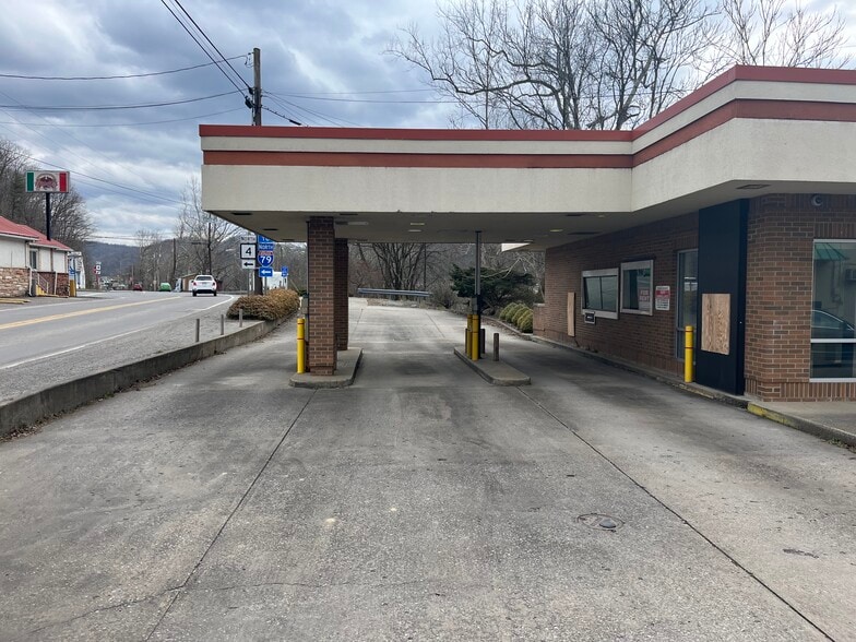 373 W Main St, Sutton, WV à vendre - Photo du bâtiment - Image 3 de 8