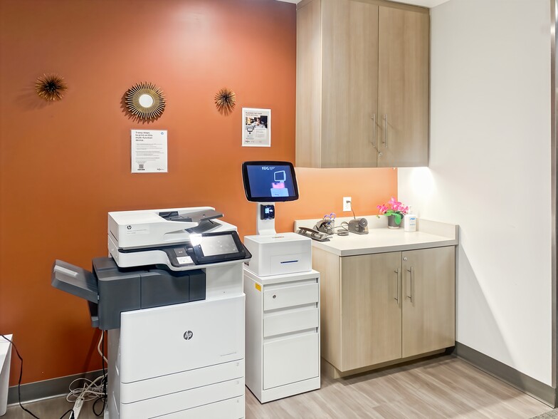 23046 Avenida de la Carlota, Laguna Hills, CA for lease - Interior Photo - Image 2 of 15