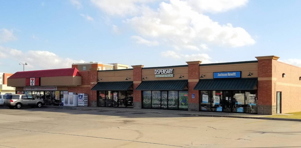 646 NW 12th St, Moore, OK for lease - Building Photo - Image 1 of 3