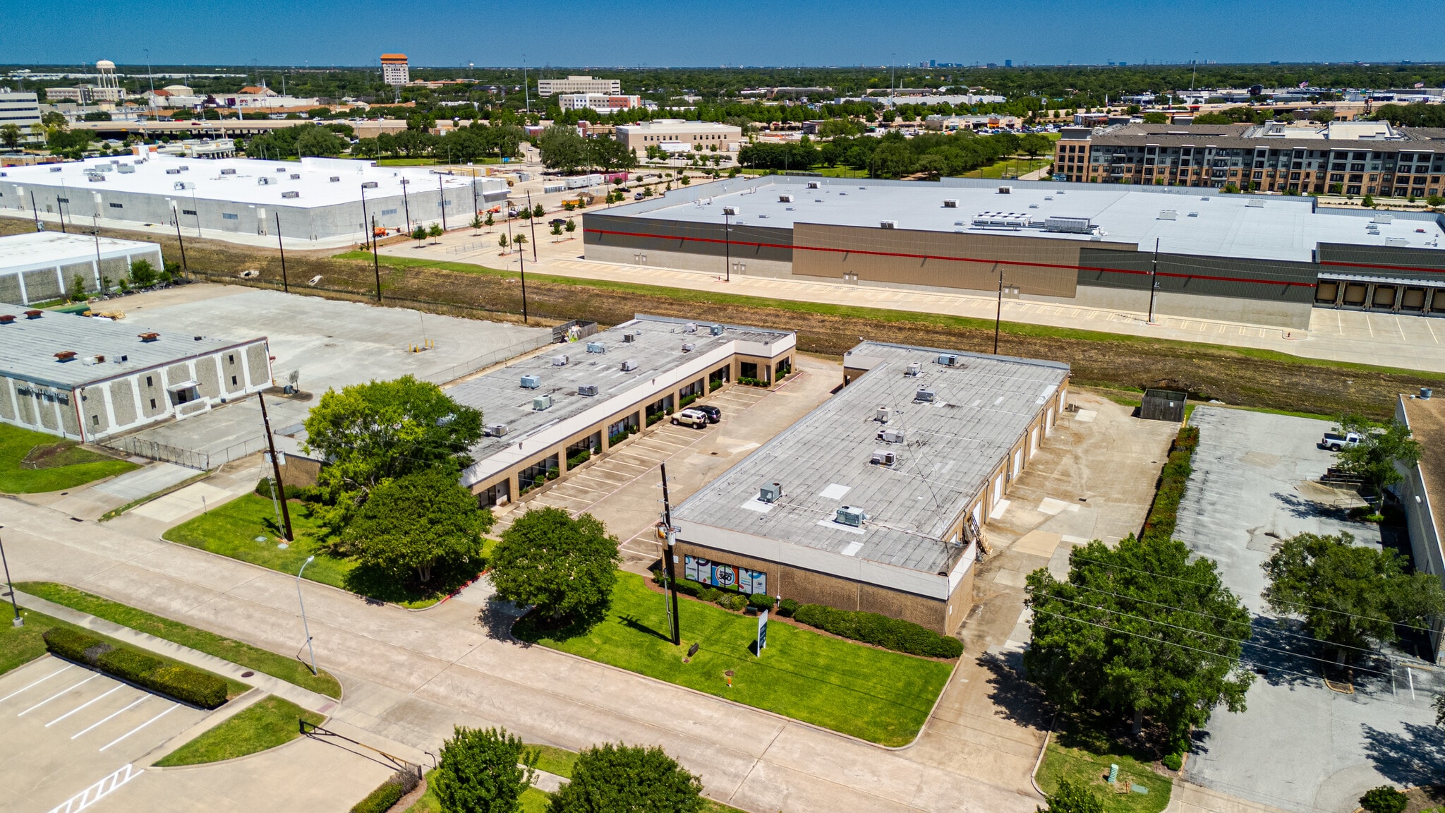 4230-4246 Bluebonnet Dr, Stafford, TX for lease Building Photo- Image 1 of 7