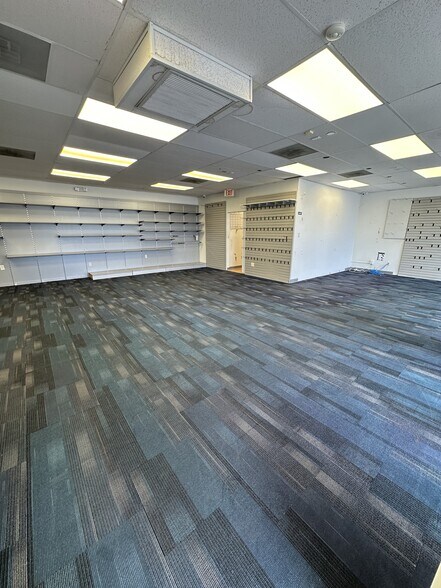 29 N Federal Hwy, Hallandale Beach, FL à louer - Photo du bâtiment - Image 2 de 14