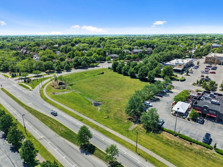 3193 Beaumont Centre Cir, Lexington, KY à louer - Photo du bâtiment - Image 2 de 28