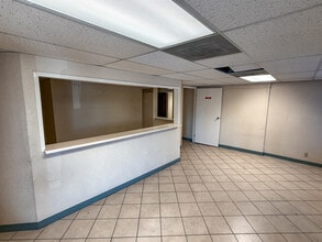 626-650 Tustin St, Orange, CA for lease Interior Photo- Image 2 of 7