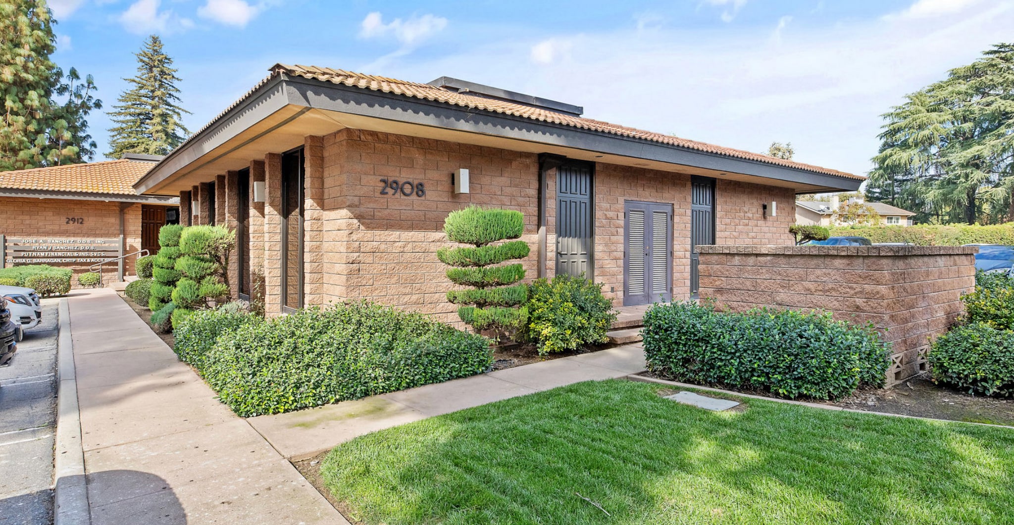 2908 W Main St, Visalia, CA for lease Building Photo- Image 1 of 6