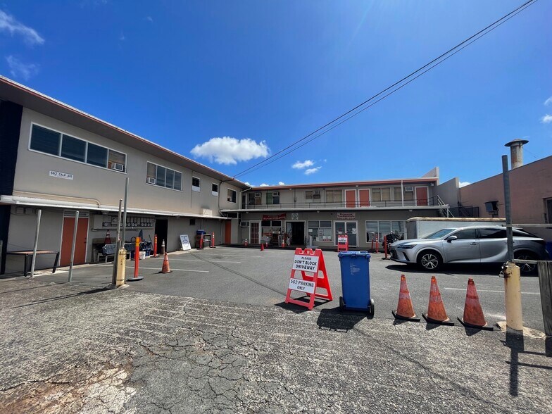 558-562 California Ave, Wahiawa, HI à louer - Photo du bâtiment - Image 3 de 14