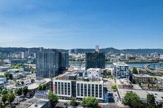77 NE Grand Ave, Portland, OR - AERIAL map view