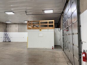 1150 NW 5th Pl, Canby, OR for lease Interior Photo- Image 2 of 15
