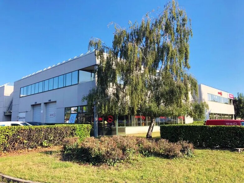191 rue du 1er Mai, Nanterre à louer - Photo du bâtiment - Image 3 de 8