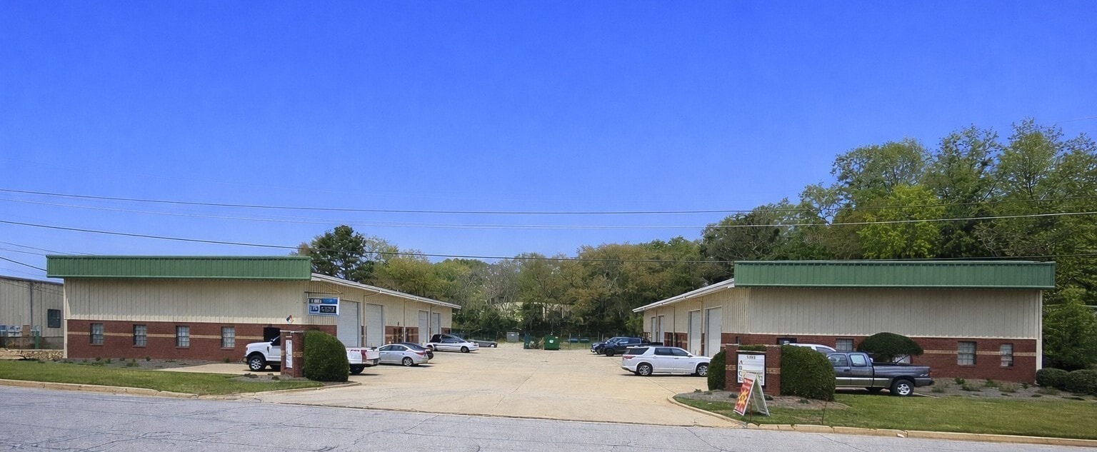 Value Add Small Bay Indus 12,000 SF portfolio of 2 properties for sale on LoopNet.ca Primary Photo- Image 1 of 16