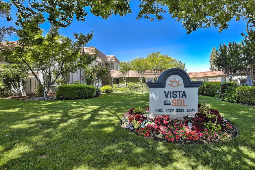 2451-2529 Santa Rita Rd, Pleasanton, CA à vendre - Photo du bâtiment - Image 1 de 1