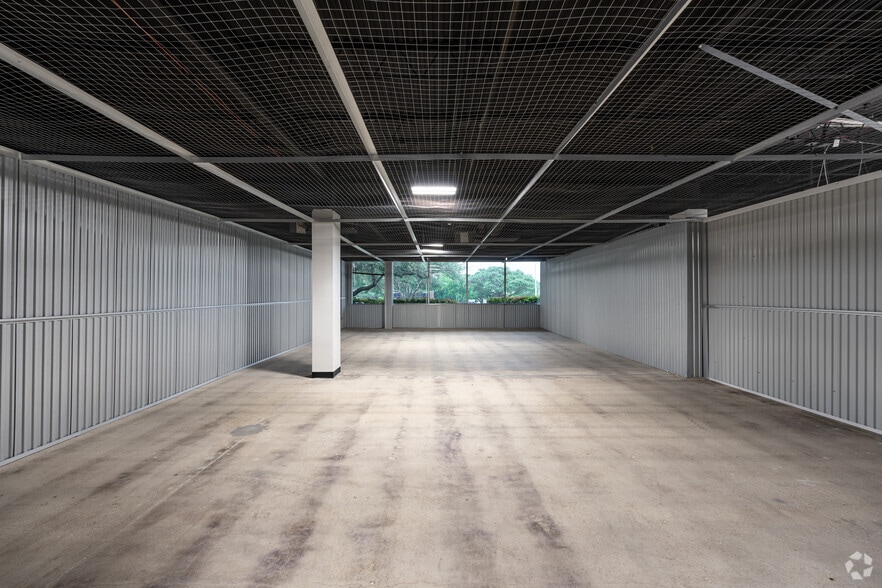 1600 W Plano Pky, Plano, TX for lease - Interior Photo - Image 3 of 21