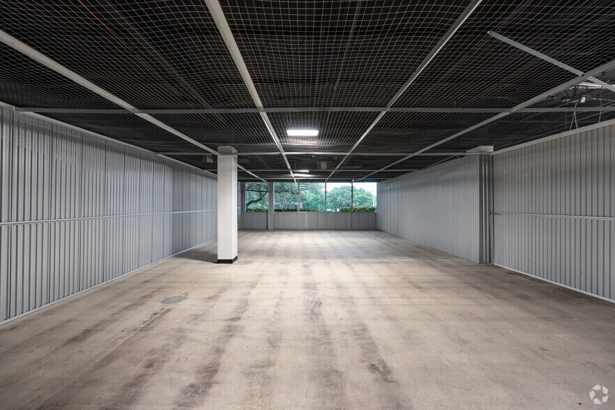 1600 W Plano Pky, Plano, TX à louer - Photo intérieure - Image 3 de 21