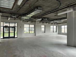 32 Oakland Ave, Jersey City, NJ for lease Interior Photo- Image 2 of 2