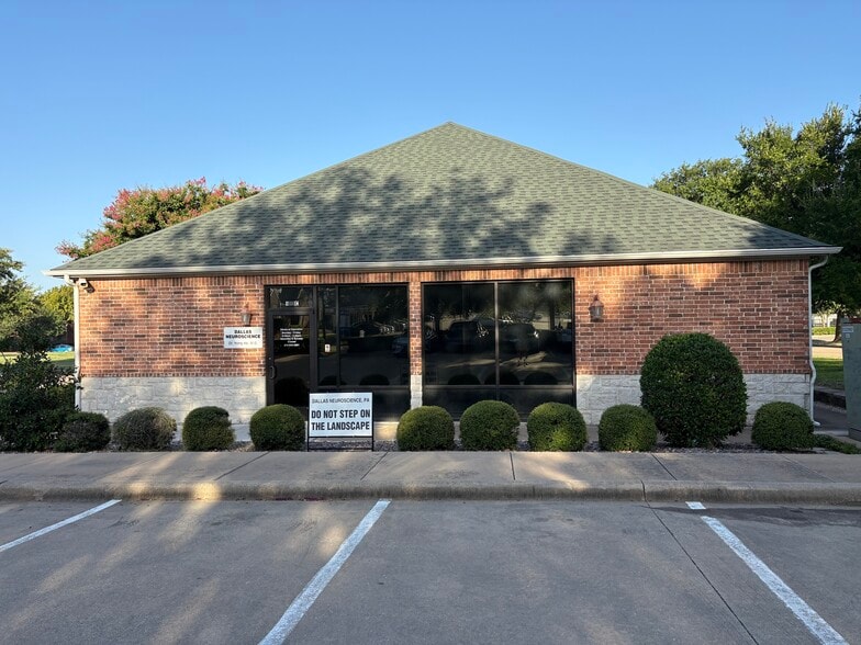 1001 Robbie Mince Way, DeSoto, TX for sale - Building Photo - Image 2 of 9