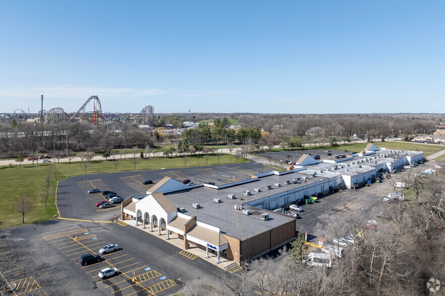 401 N Riverside Dr, Gurnee, IL à louer - Aérien - Image 2 de 23