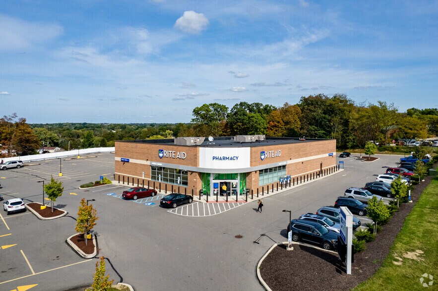 503 Clifton Rd, Bethel Park, PA for sale - Building Photo - Image 2 of 5