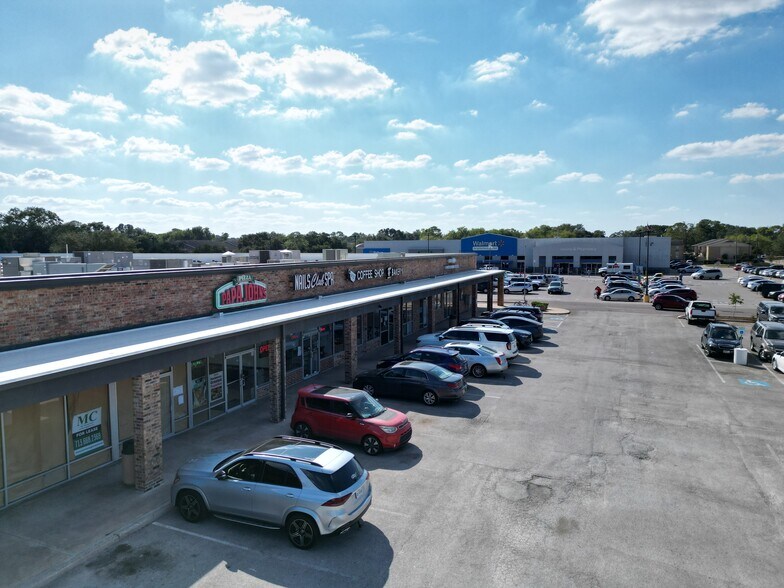 9700-9730 Hillcroft Ave, Houston, TX à louer - Photo du bâtiment - Image 3 de 7