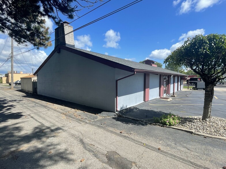 1430 S Gratiot Ave, Mount Clemens, MI à vendre - Photo du bâtiment - Image 3 de 6