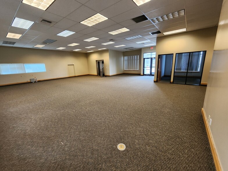 22408 E Appleway Ave, Liberty Lake, WA for lease - Interior Photo - Image 3 of 11