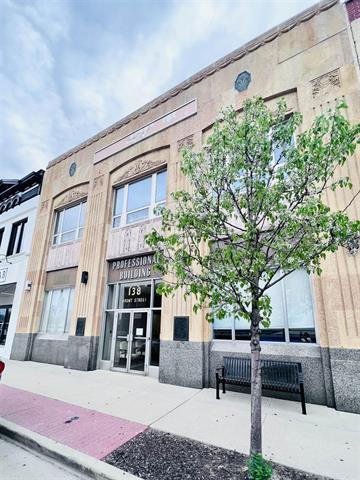 138 Front St, Beaver Dam, WI for lease - Building Photo - Image 2 of 10