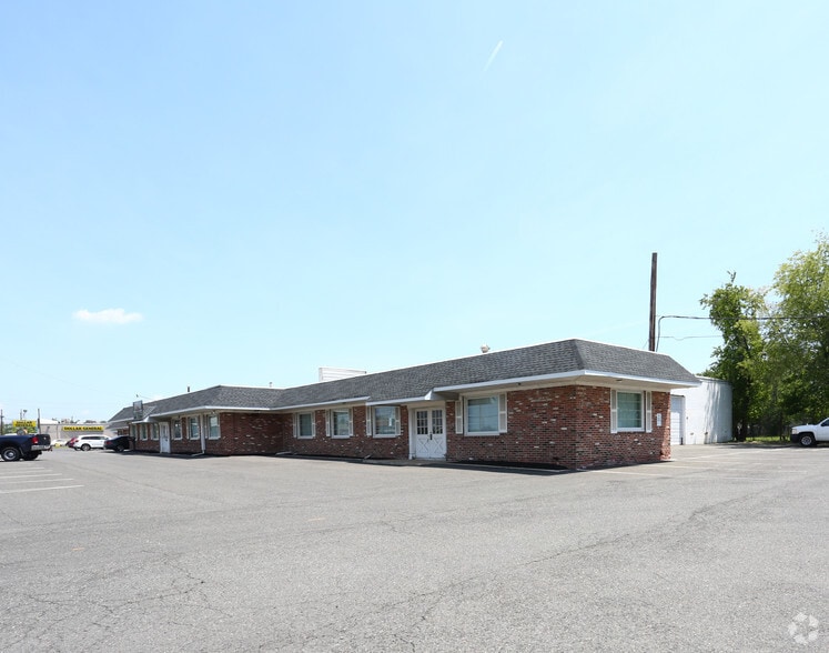 1130 Route 130 North, Burlington, NJ for sale - Primary Photo - Image 1 of 5