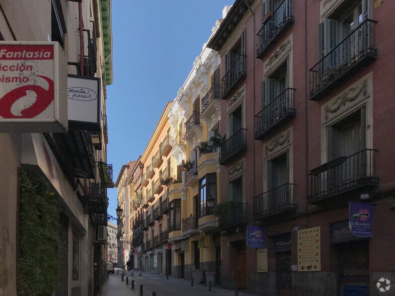 Retail in Madrid, Madrid for lease - Building Photo - Image 1 of 2