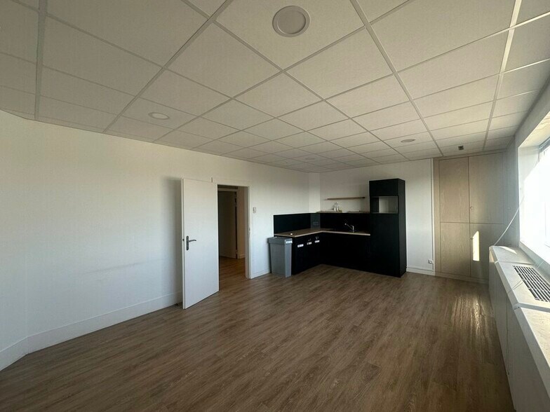 Office in Schiltigheim for sale - Interior Photo - Image 2 of 9