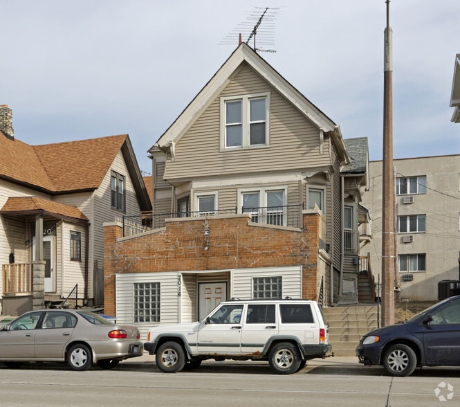 2016 W Clybourn St, Milwaukee, WI for sale - Building Photo - Image 2 of 2