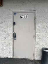 5710-5772 E Los Angeles Ave, Simi Valley, CA for lease Building Photo- Image 1 of 1