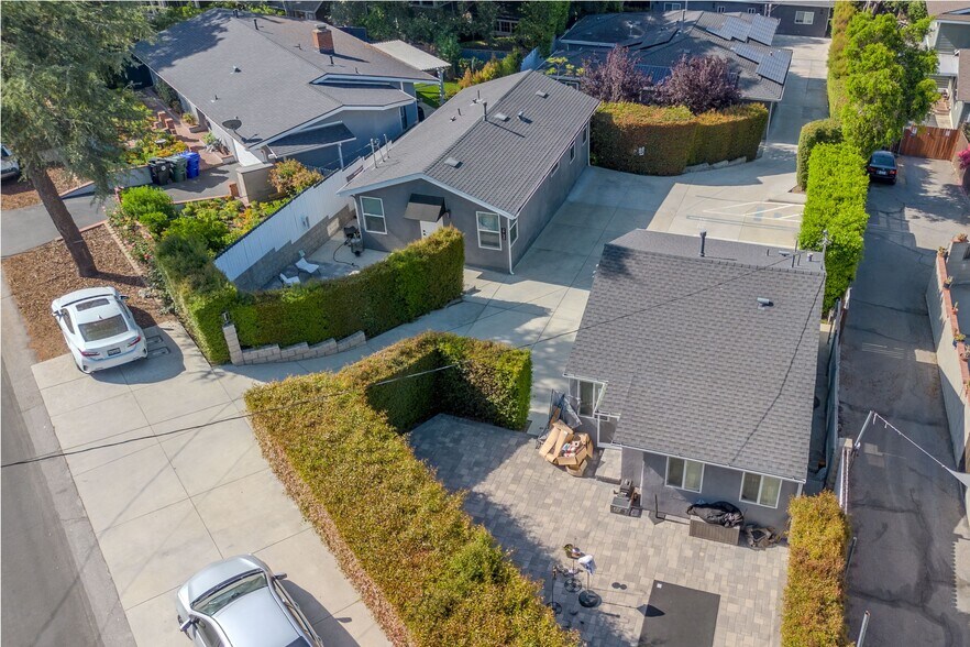 2700 Prospect Ave, La Crescenta, CA à vendre - Photo du bâtiment - Image 2 de 19