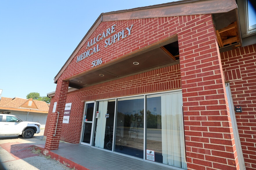 5016 Jacksboro Hwy, Fort Worth, TX à vendre - Photo du bâtiment - Image 3 de 17