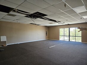 1110 W Kettleman Ln, Lodi, CA for lease Interior Photo- Image 2 of 3